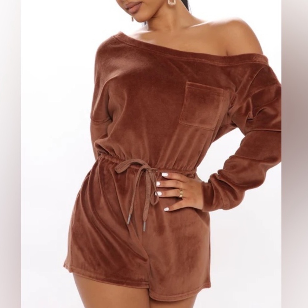 Fashion Nova Let's Be Friends Velour Brown Off the Shoulder Romper Size Small